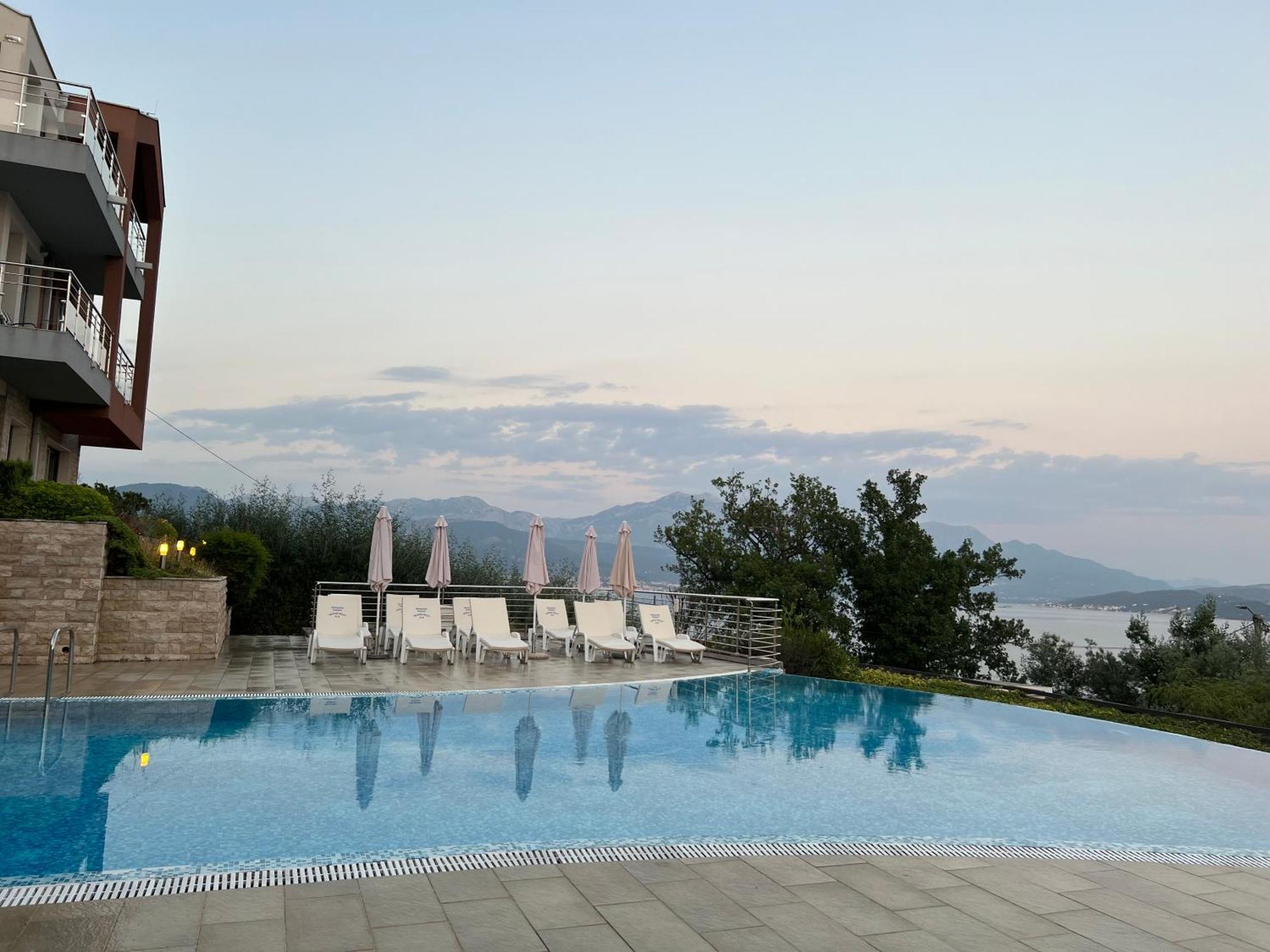 Ferienwohnung Acacia Hill B8 Ðenovići Exterior foto